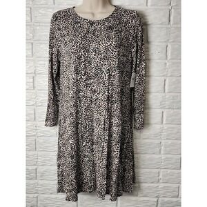 NWT Old Navy Womens Medium Petite Animal print Long Sleeve Swing Dress